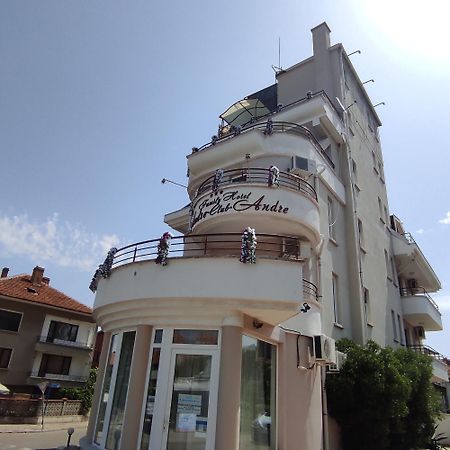 Хотел Андре Hotell Tsjernomorets Eksteriør bilde