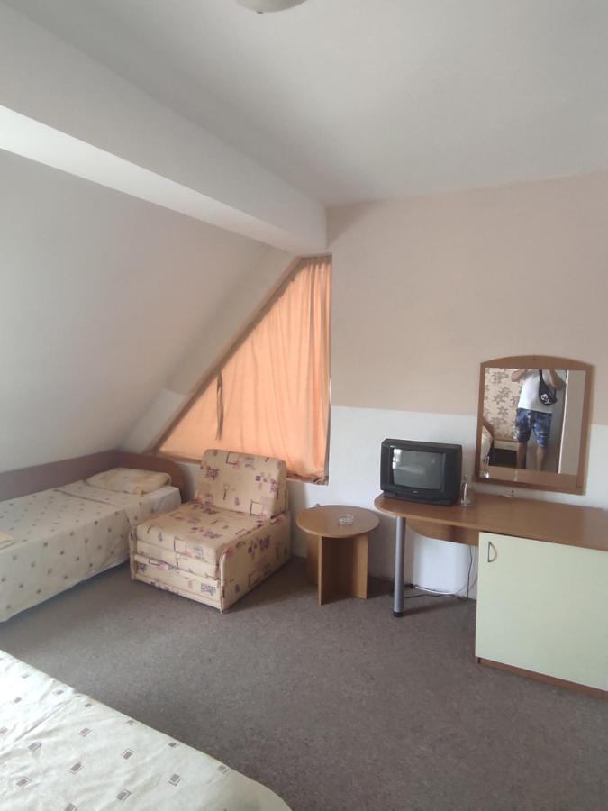 Хотел Андре Hotell Tsjernomorets Eksteriør bilde