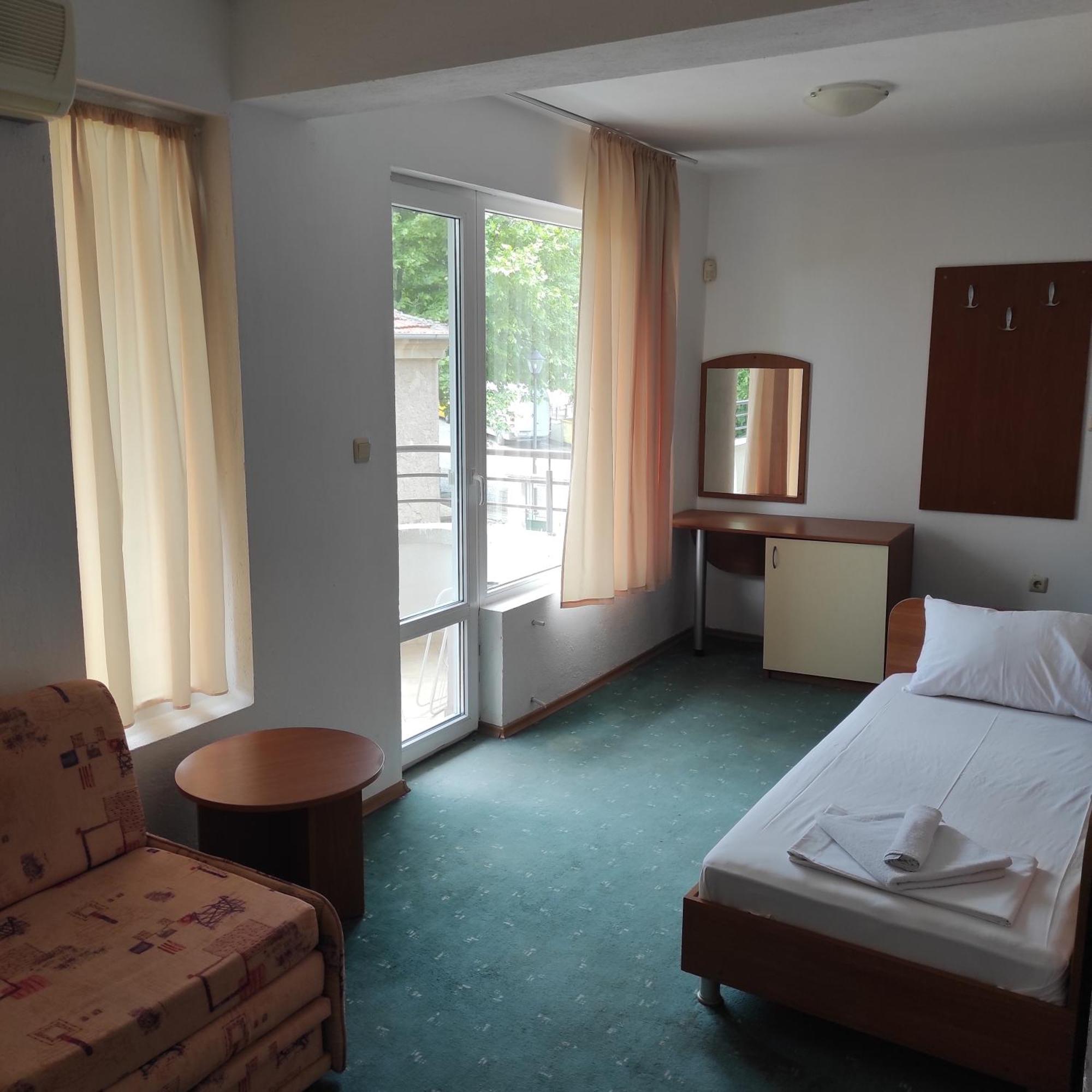 Хотел Андре Hotell Tsjernomorets Rom bilde