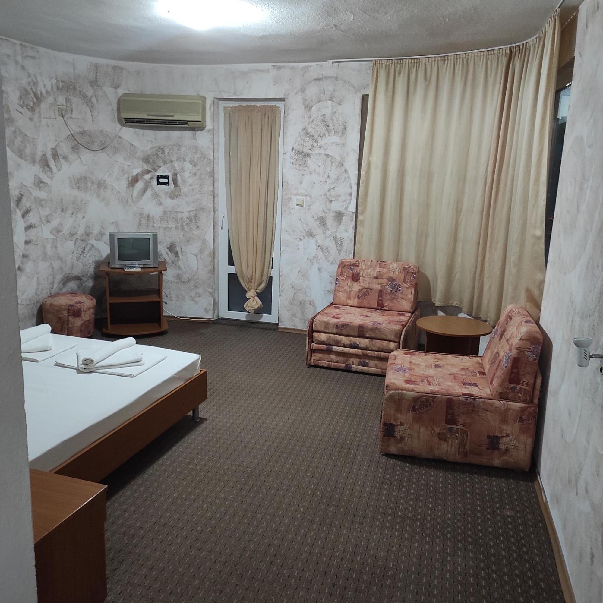 Хотел Андре Hotell Tsjernomorets Rom bilde