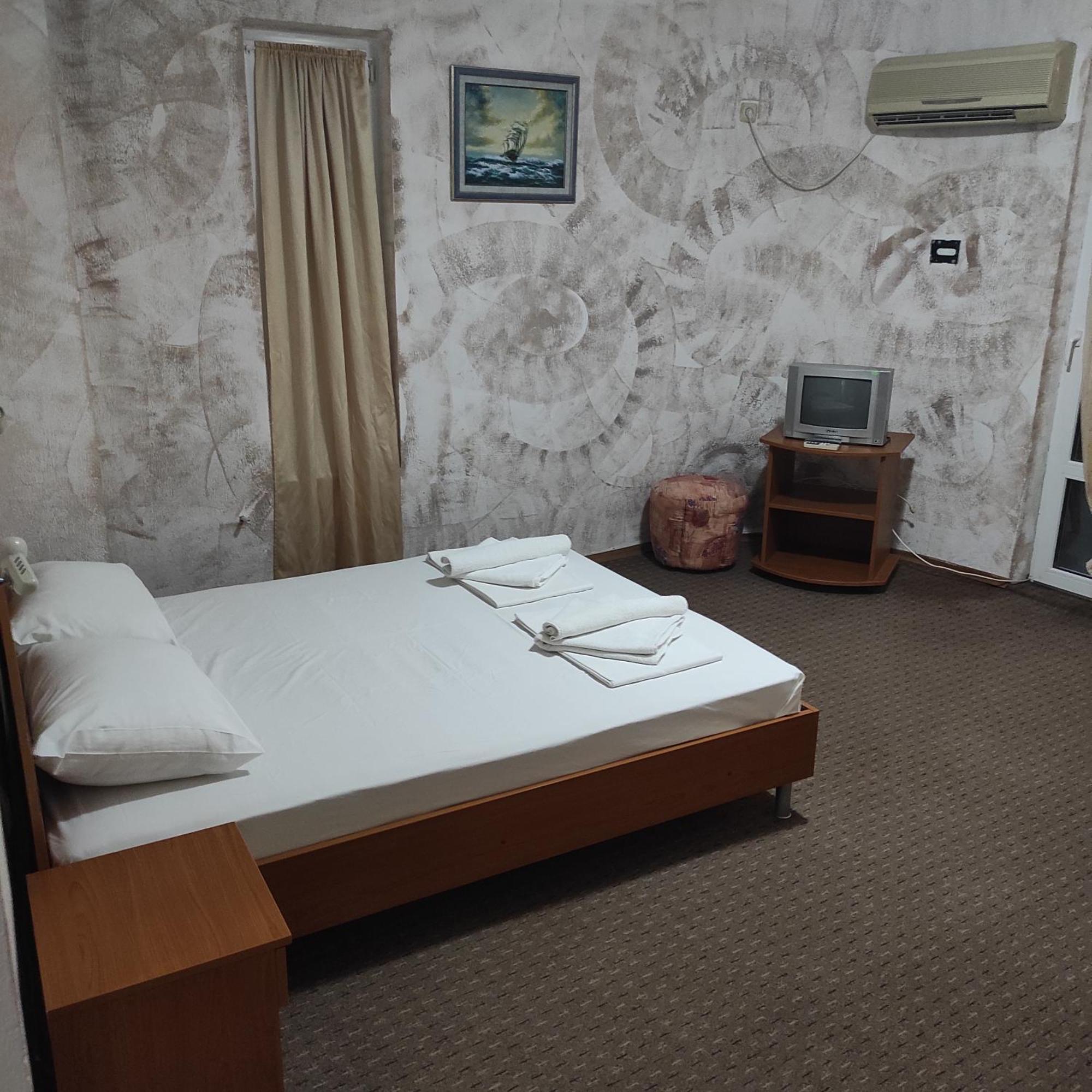Хотел Андре Hotell Tsjernomorets Rom bilde